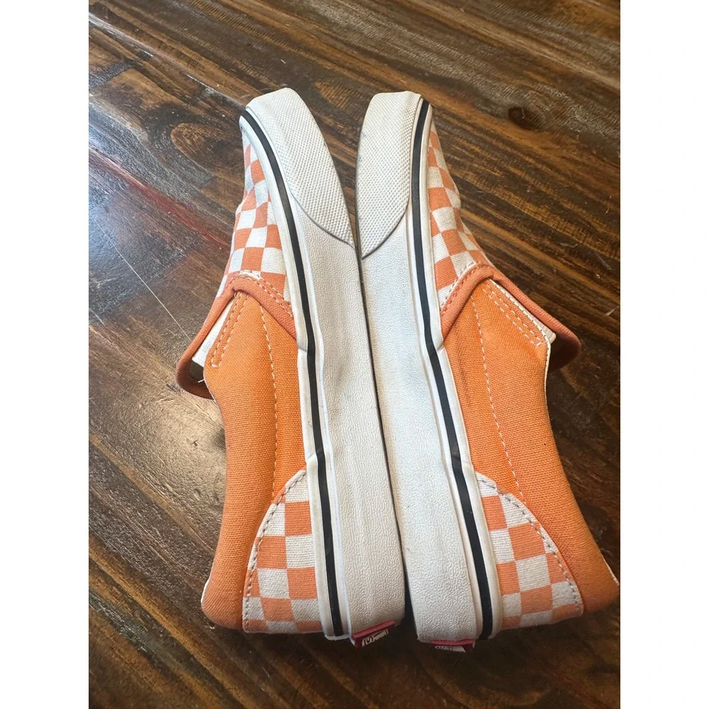 Vans shown item
